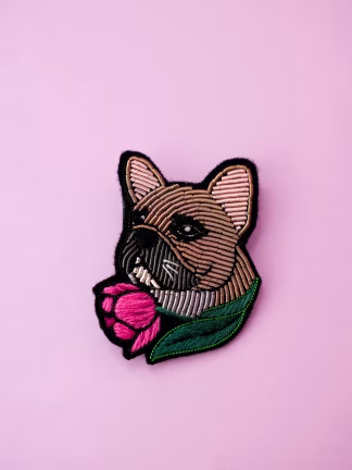 broche brodée cannetille bouledogue francais